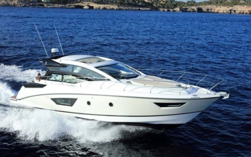 46-ft-beneteau-gt-power-yacht-10.jpg