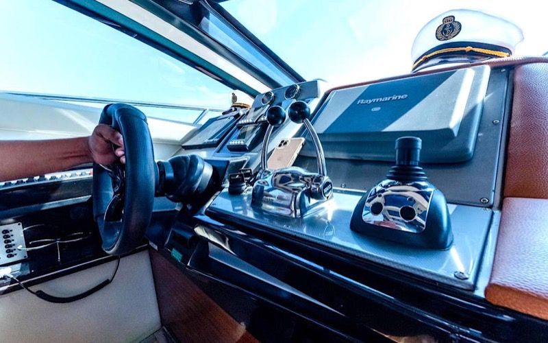 marquis-500-power-yacht-puerto-vallarta-6.jpg