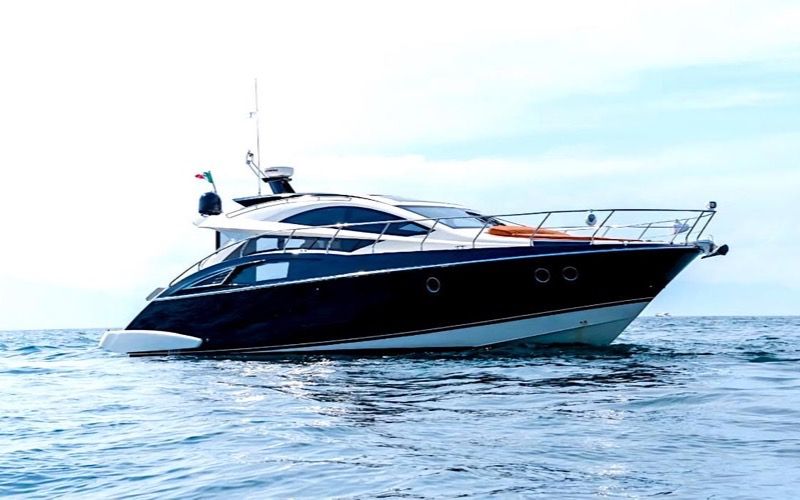 marquis-500-power-yacht-puerto-vallarta-1.jpg